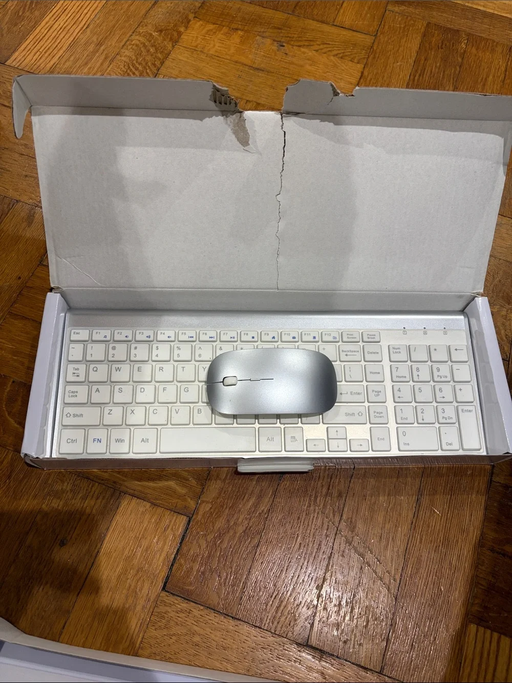 Wireless Keyboard and Mouse Combo - Topmate white and silver